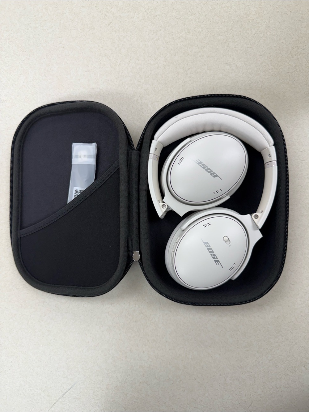 Bose Quiet Comfort Over-Ear Wireless Headphones — QC45 — White smoke